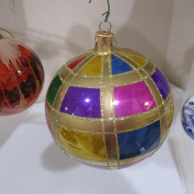 Elegant Christmas Ornaments Lot 2