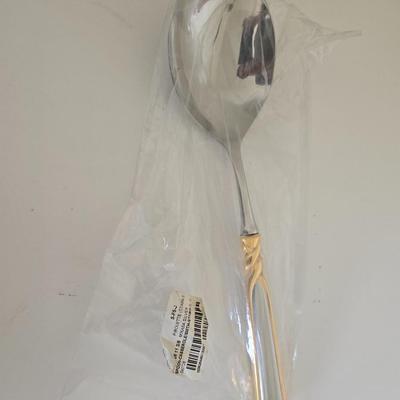 Mikasa Pirouette Gold Accented Serving Utensils – Set of 3 (New in Packaging)