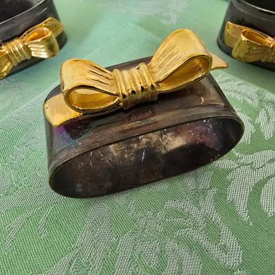 Elegant Vintage Table Setting Bundle – Green Damask Table Linens + 13 Aukey Silver-Plated Napkin Rings