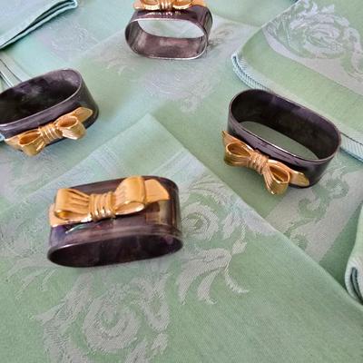 Elegant Vintage Table Setting Bundle – Green Damask Table Linens + 13 Aukey Silver-Plated Napkin Rings