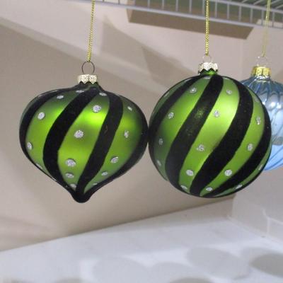 Elegant Christmas Ornaments Lot 7