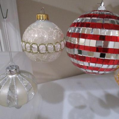 Elegant Christmas Ornaments Lot 8