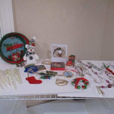 Assortment Of Christmas Ornaments & Decorations Tree Jewelry #11