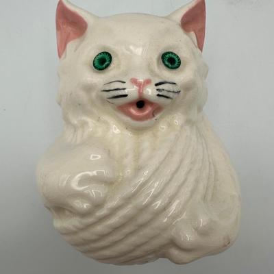 Vintage White Cat Yarn Porcelain String Holder