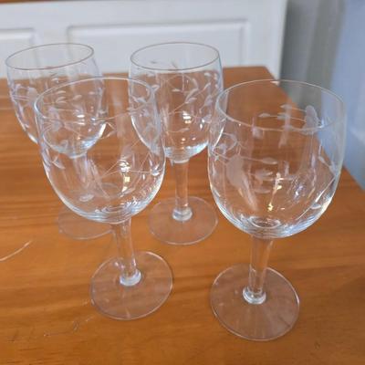 Princess House Heritage Entertaining Set – Etched Glass Vase / Bowl & 4 Goblets
