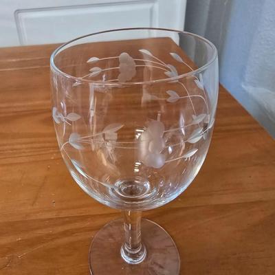 Princess House Heritage Entertaining Set – Etched Glass Vase / Bowl & 4 Goblets