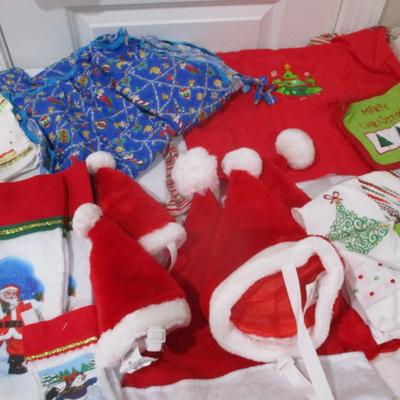 Holiday Stockings & Linens #15