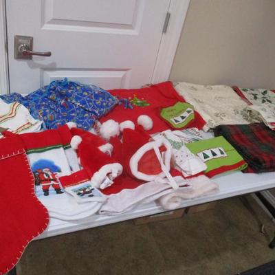 Holiday Stockings & Linens #15