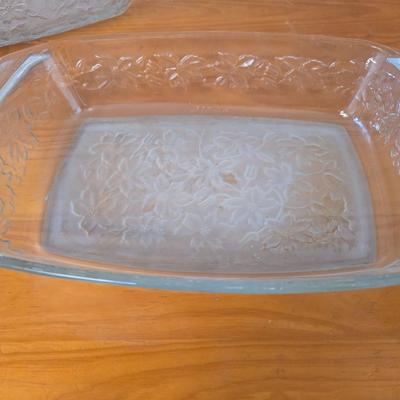 Princess House Fantasia Etched Glass Bakeware roasting pots– Set of 2 with 1 lid and metal racks