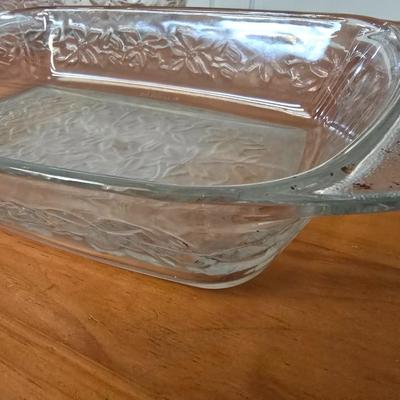 Princess House Fantasia Etched Glass Bakeware roasting pots– Set of 2 with 1 lid and metal racks