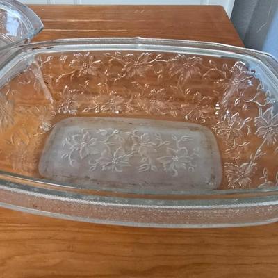 Princess House Fantasia Etched Glass Bakeware roasting pots– Set of 2 with 1 lid and metal racks