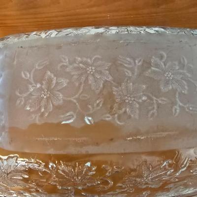 Princess House Fantasia Etched Glass Bakeware roasting pots– Set of 2 with 1 lid and metal racks