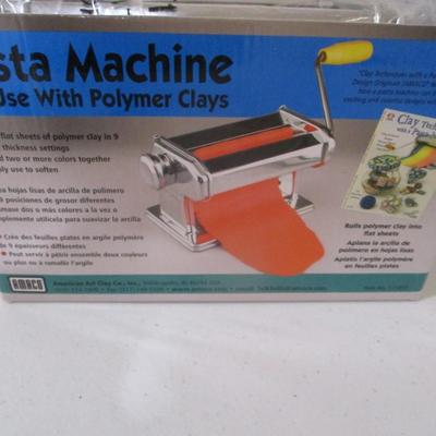 Pasta Machine For Use With Polymer Clays