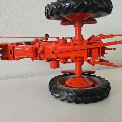 Franklin Mint Case SC Die-Cast Farm Tractor Model with Collector’s Guide – Scale Replica