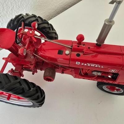 1997 Case Corporation McCormick Farmall Model H Die-Cast Tractor – Collector's Edition