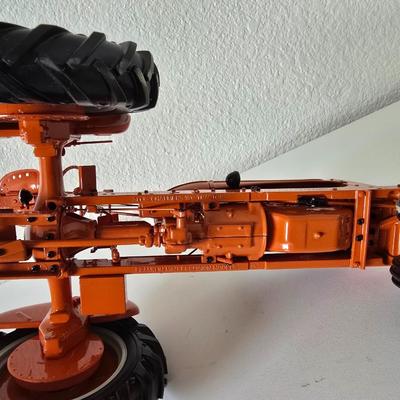 Franklin Mint Allis-Chalmers Die-Cast Tractor – Collector’s Edition