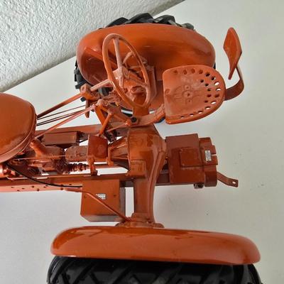 Franklin Mint Allis-Chalmers Die-Cast Tractor – Collector’s Edition