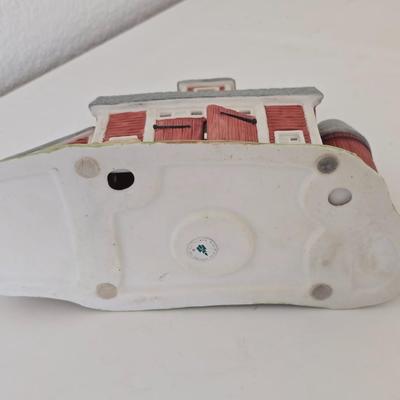 Ceramic Red Barn Tealight Holder – Country Farm Scene with Silo & Animals