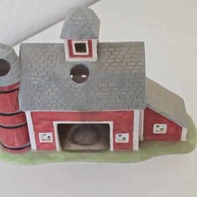 Ceramic Red Barn Tealight Holder – Country Farm Scene with Silo & Animals