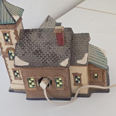 Ty’s Gas Station – Lighted Ceramic Christmas Village House