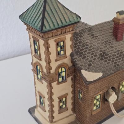 Ty’s Gas Station – Lighted Ceramic Christmas Village House