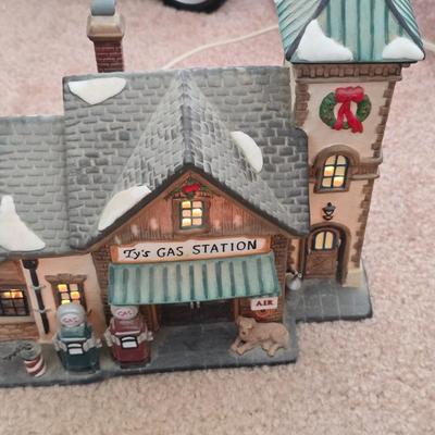 Ty’s Gas Station – Lighted Ceramic Christmas Village House