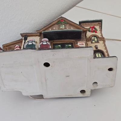 Ty’s Gas Station – Lighted Ceramic Christmas Village House