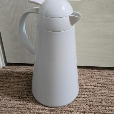 Modern Kitchen Essentials – Hamilton Beach Hand Blender & White Thermal Carafe