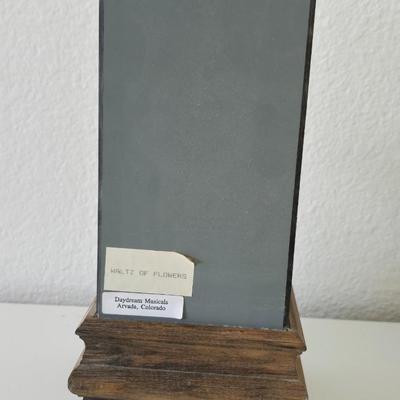 Vintage Glass Faux Floral Keepsake Terrarium music boxes – Set of 2