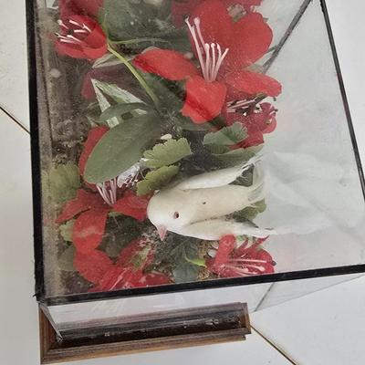 Vintage Glass Faux Floral Keepsake Terrarium music boxes – Set of 2