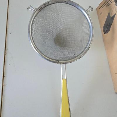 Pampered Chef Bread Tube Set (Scalloped & Square) + Vintage Strainer