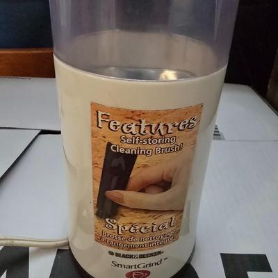 New Chefman Countertop Microwave (0.9 cu. ft.) & Smart Grind Coffee Grinder