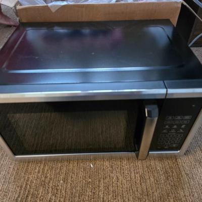 New Chefman Countertop Microwave (0.9 cu. ft.) & Smart Grind Coffee Grinder