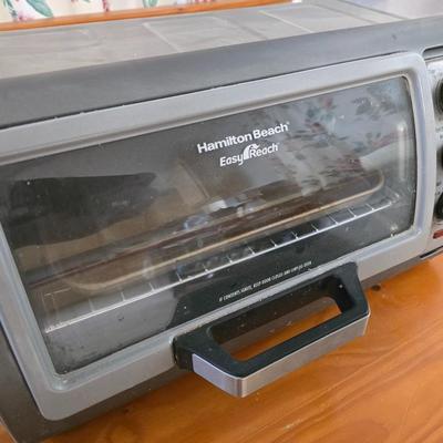Hamilton Beach Easy Reach Toaster Oven – Roll-Top Door Design