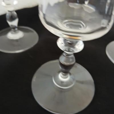 Mikasa “Antique Lace” Crystal Wine Glasses with Gold Rim – Set of 4