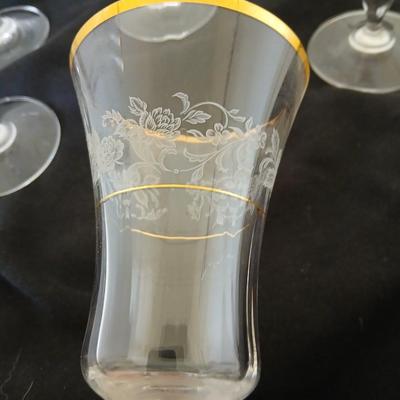 Mikasa “Antique Lace” Etched Crystal Wine Glasses with Gold Rim – MIXED Set of 6