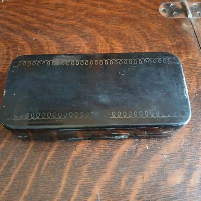 Antique Franklin Treadle Sewing Machine in Oak Cabinet – Ornate Cast Iron Base