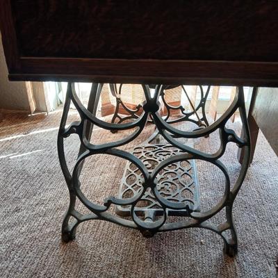 Antique Franklin Treadle Sewing Machine in Oak Cabinet – Ornate Cast Iron Base