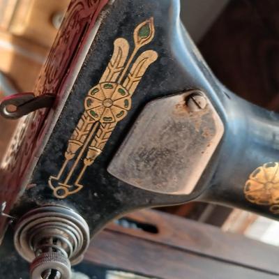 Antique Franklin Treadle Sewing Machine in Oak Cabinet – Ornate Cast Iron Base