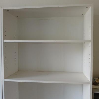One White 5-Shelf Bookcase – Adjustable Shelving