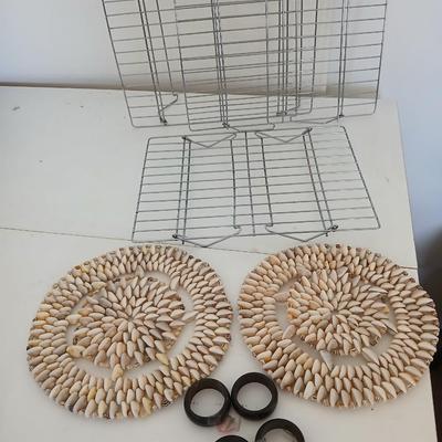 Mixed Kitchen & Decor Lot – Cooling Racks, Shell Trivets, Napkin Rings
