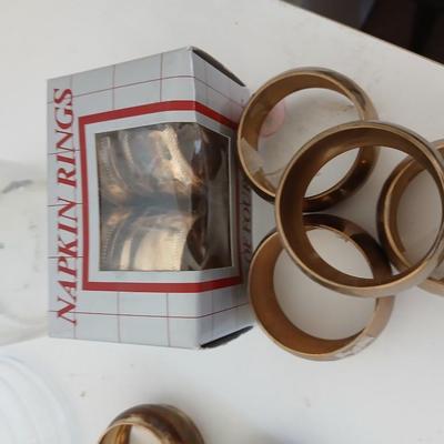 Elegant Tabletop Lot – Napkin Rings & Glass Decor