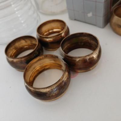 Elegant Tabletop Lot – Napkin Rings & Glass Decor