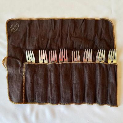 8 TOWLE STERLING SILVER FORKS "OLD MIRROR" PATTERN