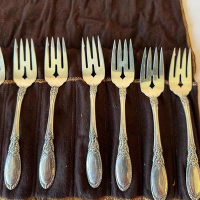 8 TOWLE STERLING SILVER FORKS "OLD MIRROR" PATTERN
