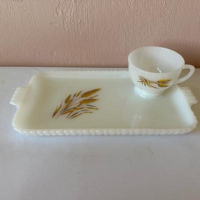 8 - PIECE ANCHOR HOCKING SNACK SET