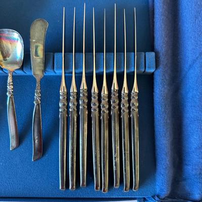 SOUTH SEAS COMMUNITY, SERVICE FOR 8 FLATWARE