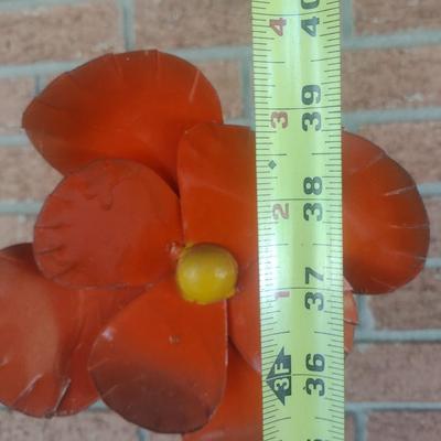 Outdoor Yard Art Metal Red Flowers