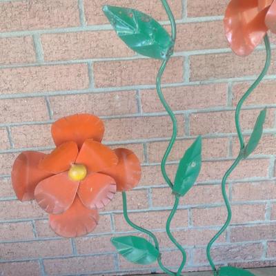 Outdoor Yard Art Metal Red Flowers