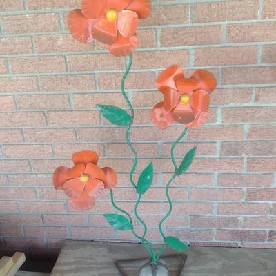 Outdoor Yard Art Metal Red Flowers